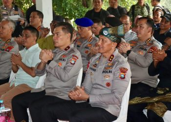 Dukung Ruang Publik Aman, Kapolda Kepri dan Bhayangkari Serahkan Bantuan di Pulau Bertam