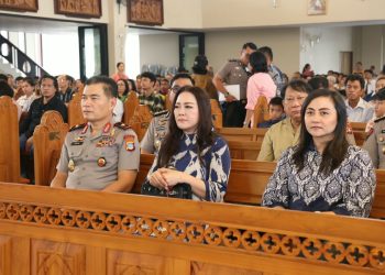 Minggu Kasih di Gereja Santo Fransiskus Asisi, Wakapolda Kepri Ajak Jemaat Jaga Toleransi