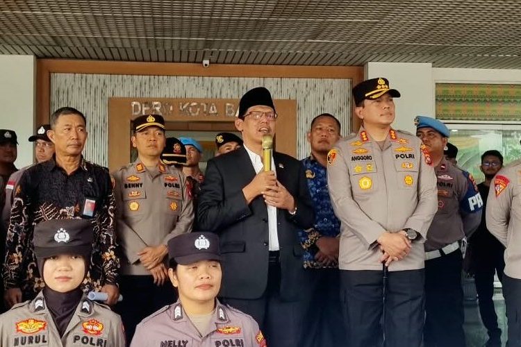 Sambut Aksi Unjuk Rasa FSPMI, Ketua DPRD Batam Terbitkan Rekomendasi Resmi Tolak Pesangon Murah ke DPR RI